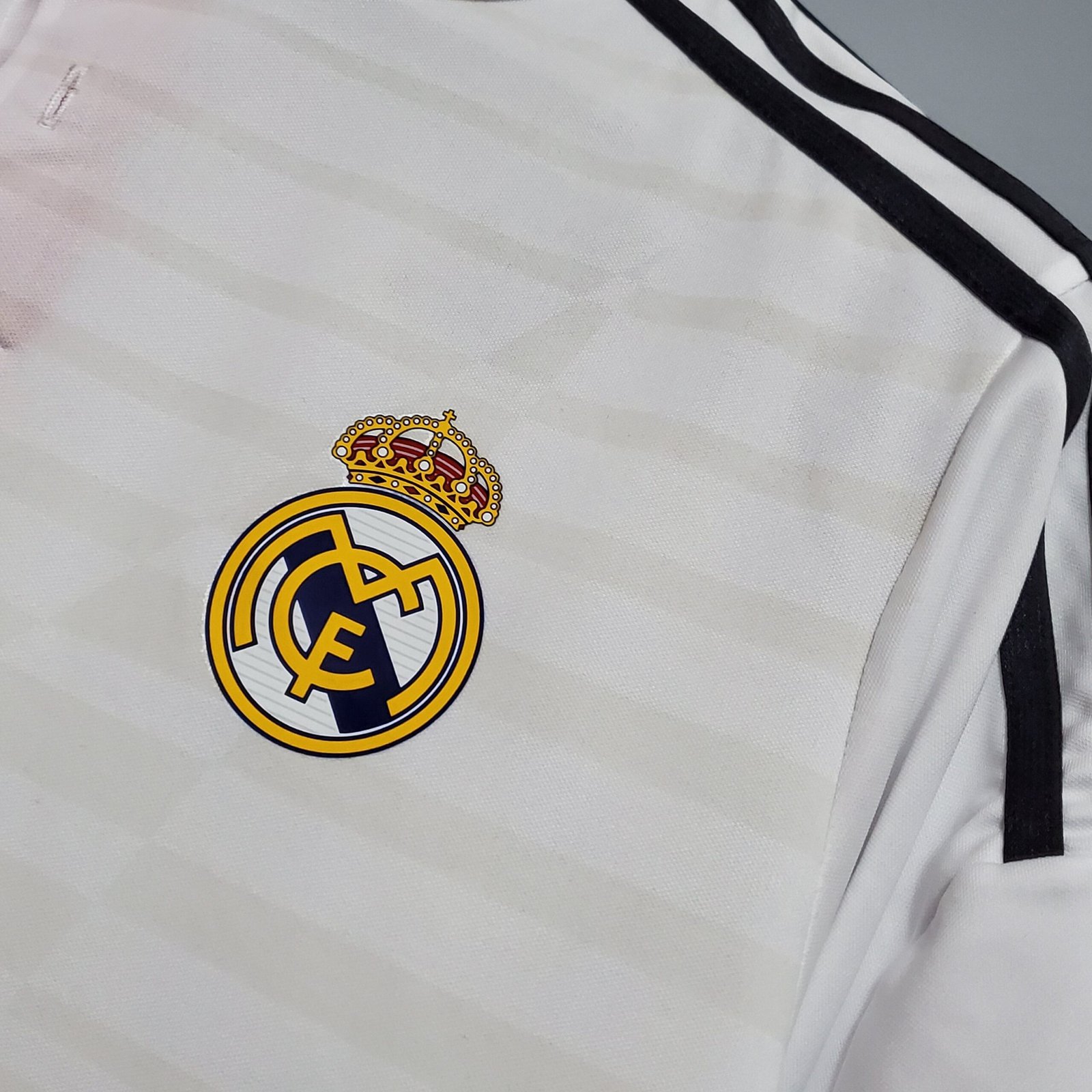 {Style No: 22287} Real Madrid Home Kit 14/15 - Image 2