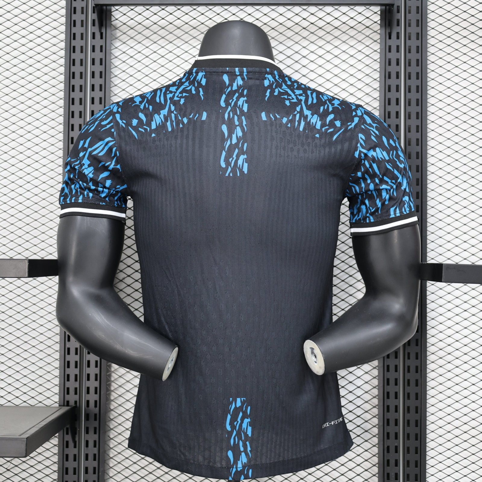 {Style No: 35700} Barcelona “Lion Attack” Blue Kit 24/25 - Image 6