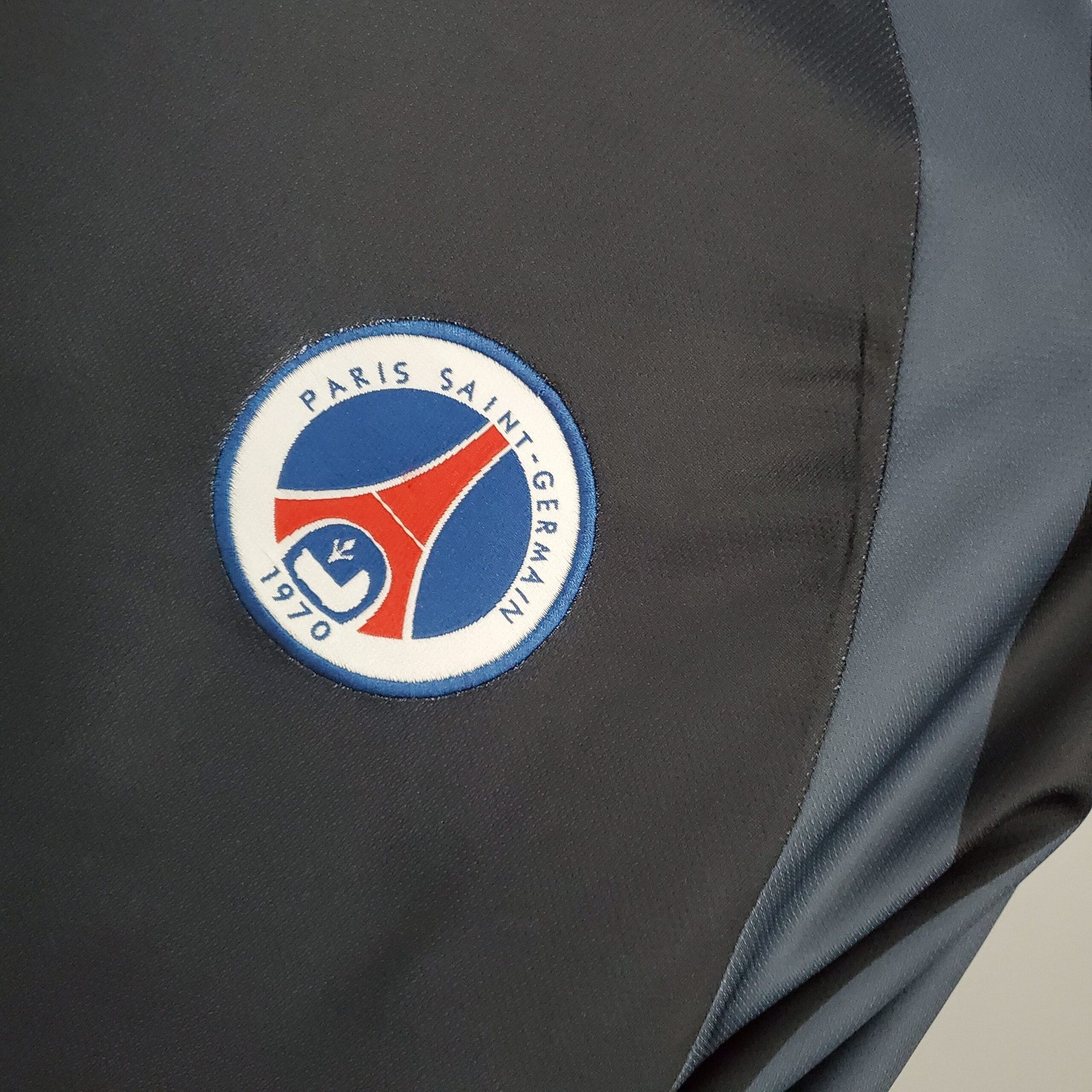 {Style No: 30599} Paris Saint-Germain Third Kit 01/02 - Image 2