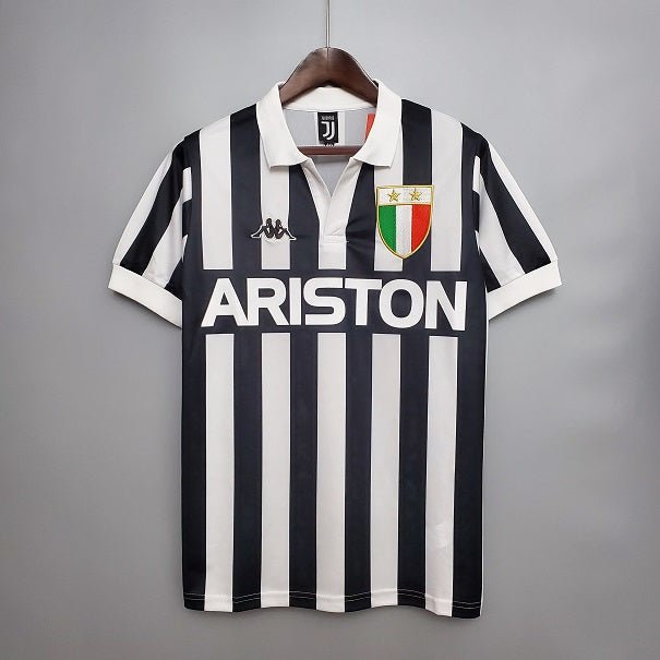 {Style No: 26321} Juventus Home Kit 82/84