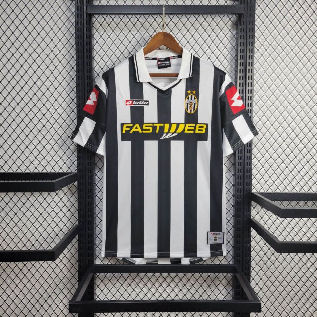 {Style No: 26648} Juventus Home Kit 01/02
