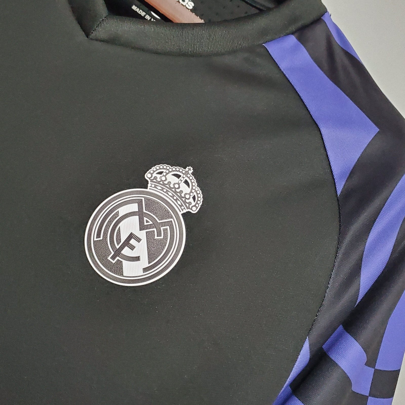 {Style No: 22961} Real Madrid Third Kit 15/16 - Image 2