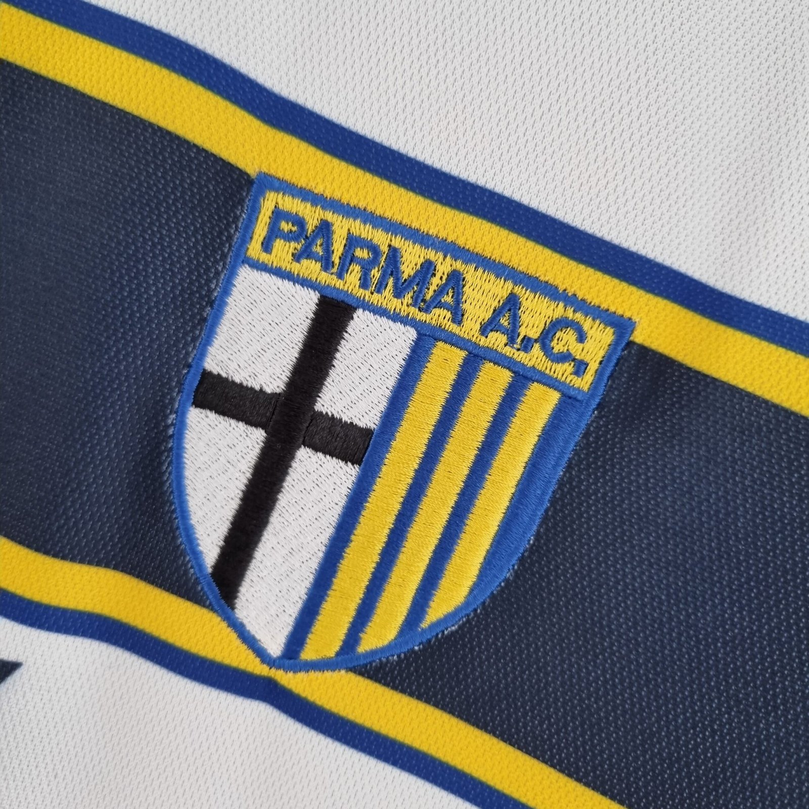 {Style No: 24271} Parma Away Kit 01/02 - Image 2
