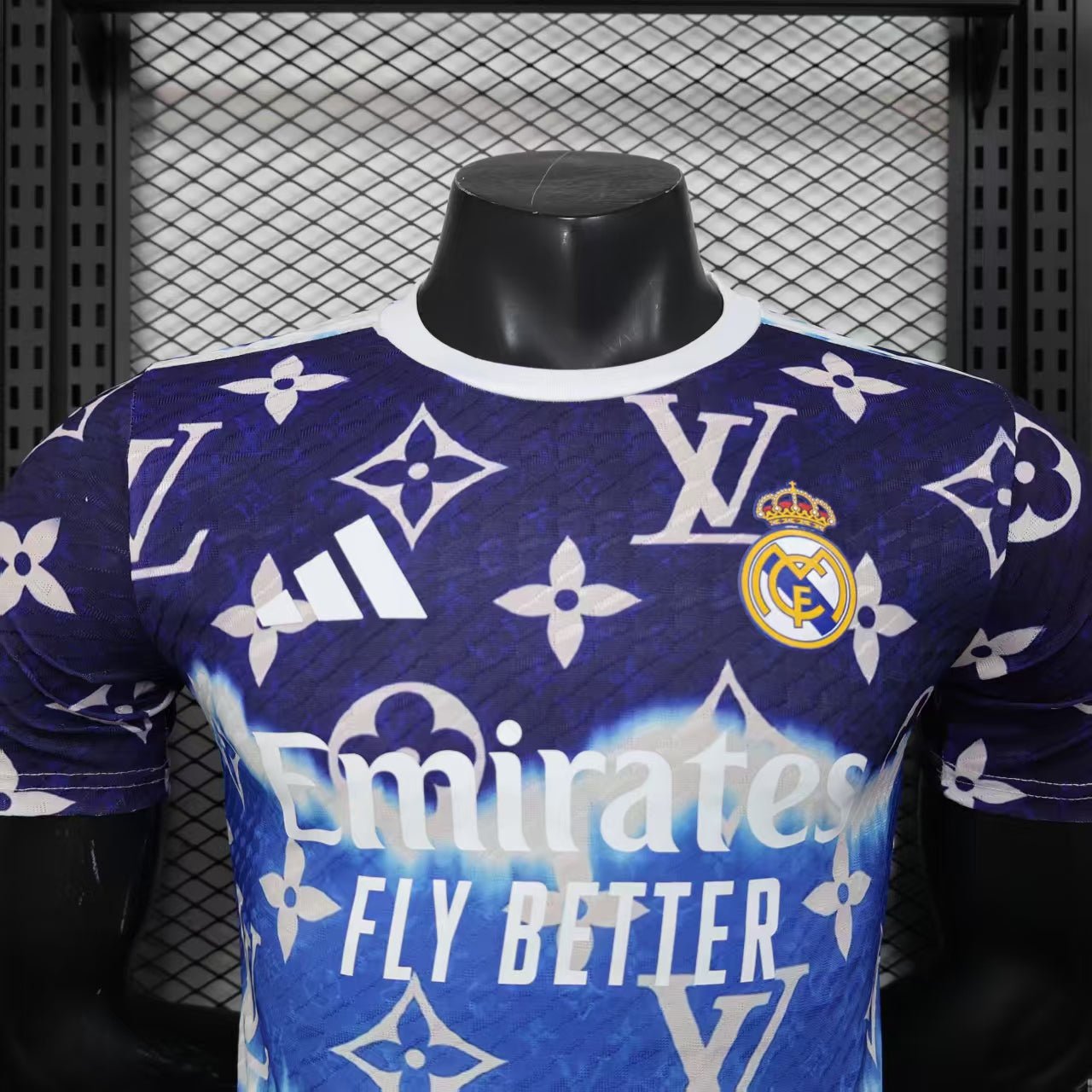 {Style No: 7000} Real Madrid x Louis Vuitton ??Royal Monogram?? Kit 25/26 - Image 4