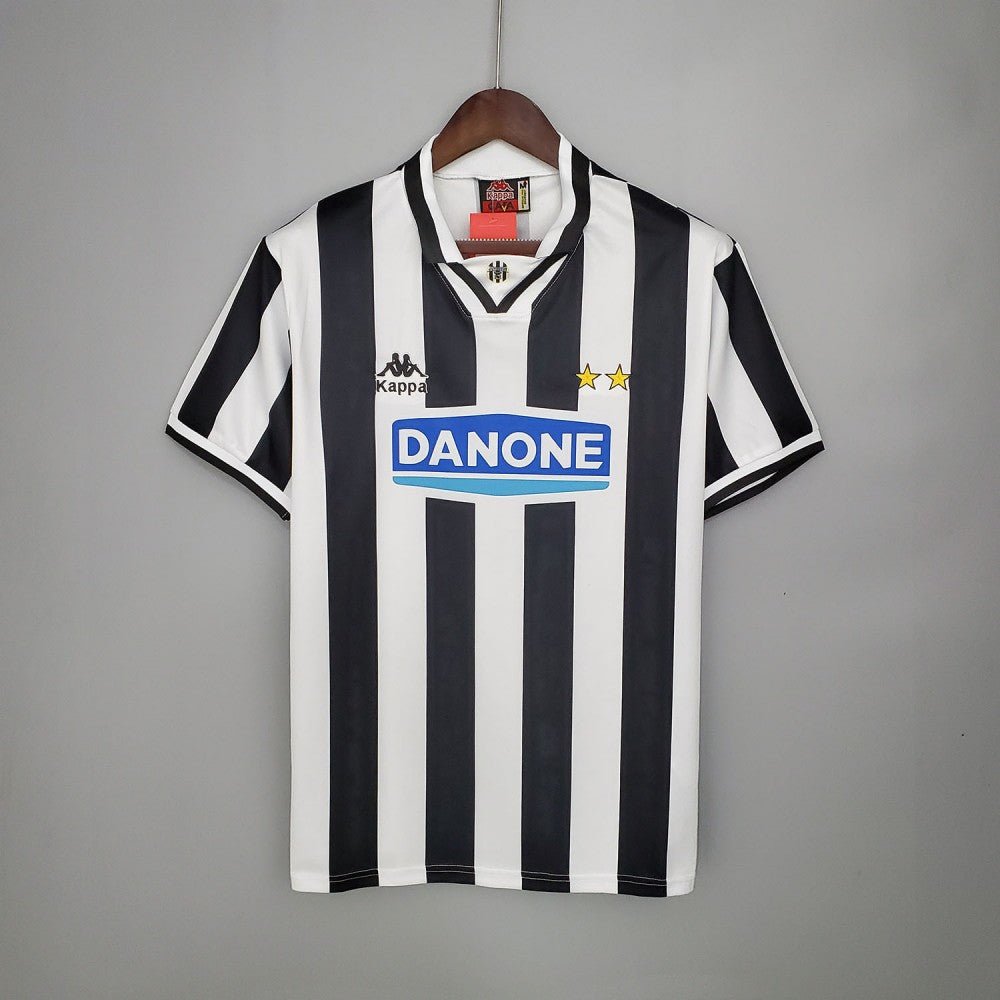 {Style No: 26322} Juventus Home Kit 94/95