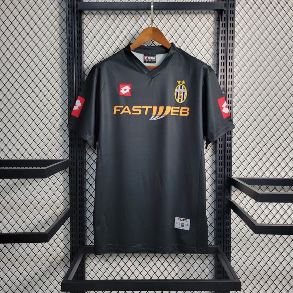{Style No: 25143} Juventus Away Kit 01/02