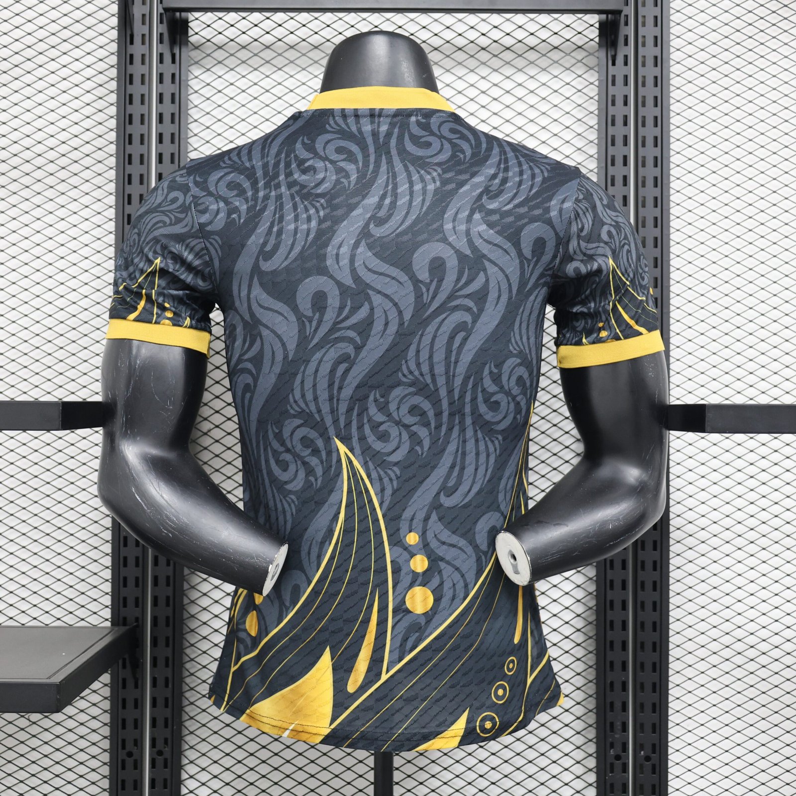 {Style No: 35378} Real Madrid x Wolf Kit 24/25 - Image 6