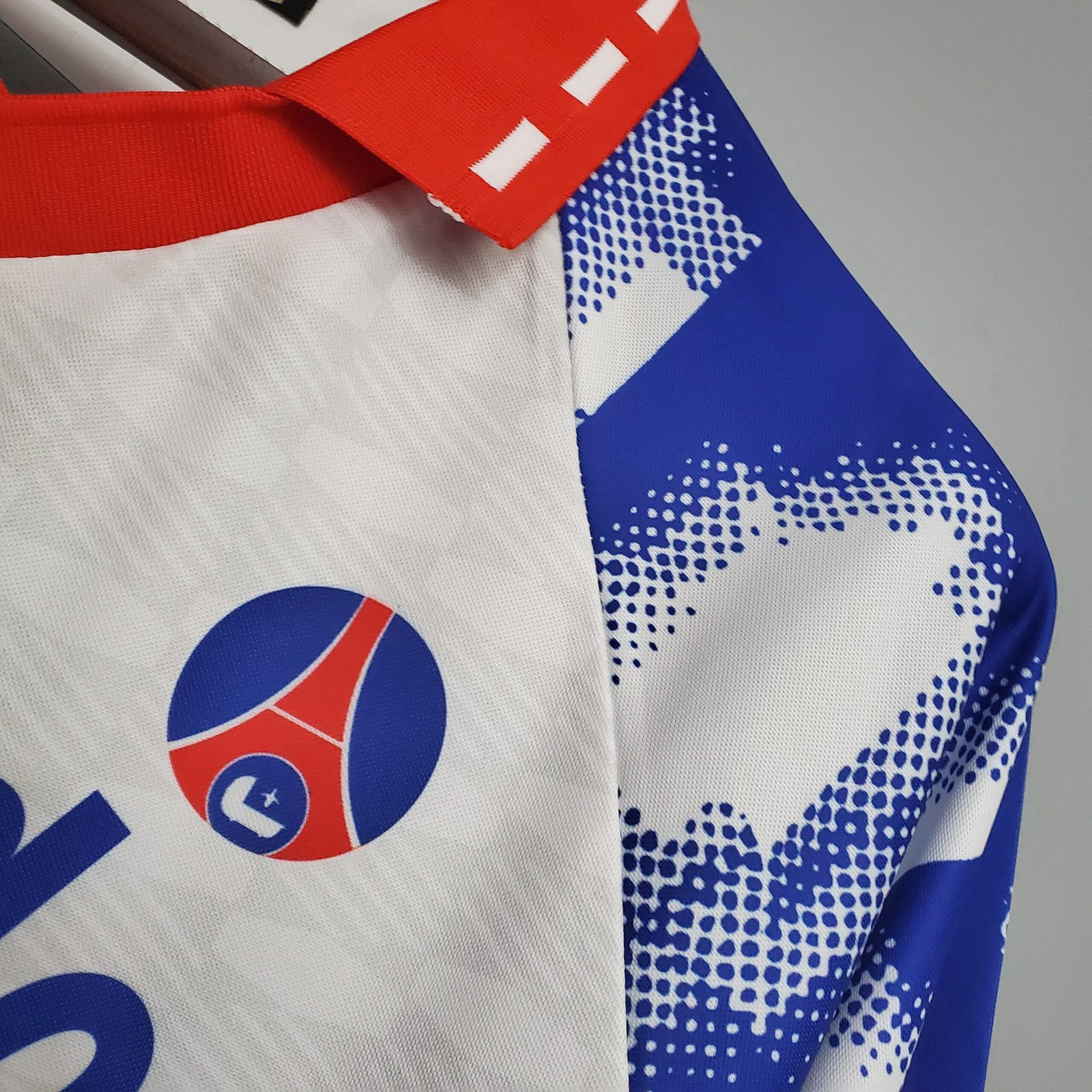 {Style No: 30989} Paris Saint-Germain Away Kit 93/94 - Image 2