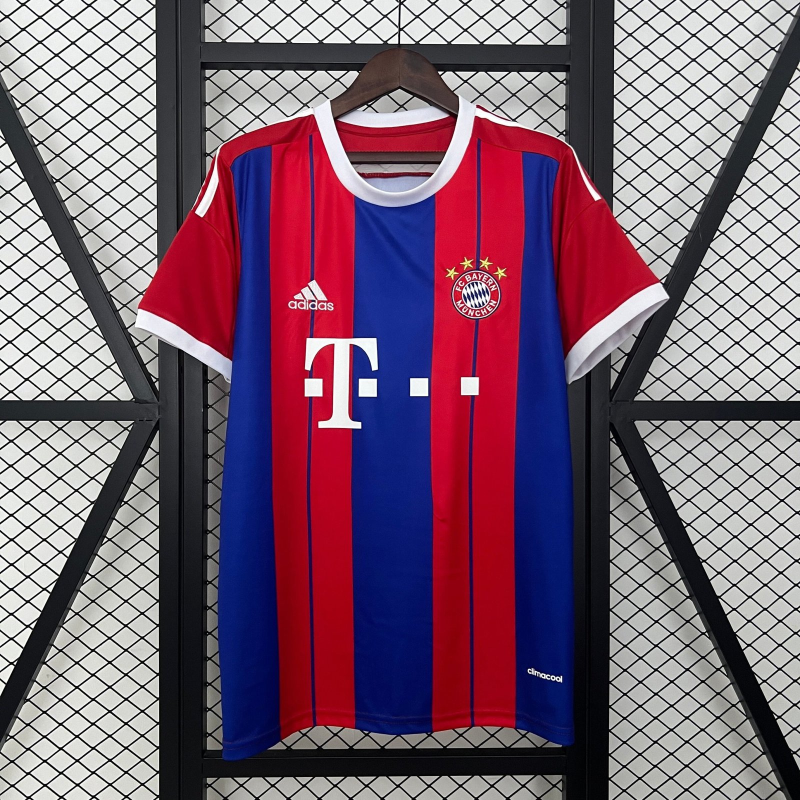 {Style No: 33841} Bayern Munich Home Kit 14/15