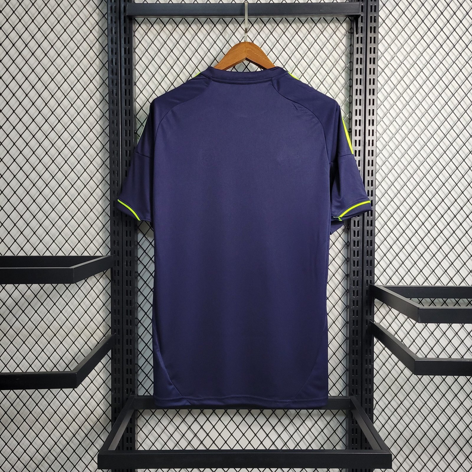 {Style No: 23789} Real Madrid Away Kit 12/13 - Image 2