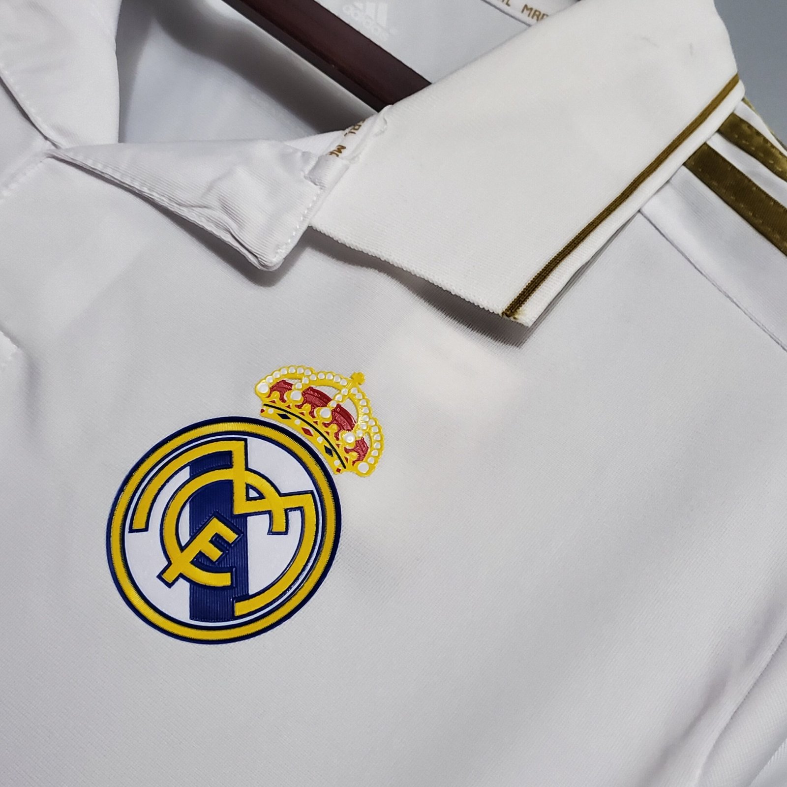 {Style No: 22254} Real Madrid Home Kit 11/12 - Image 2