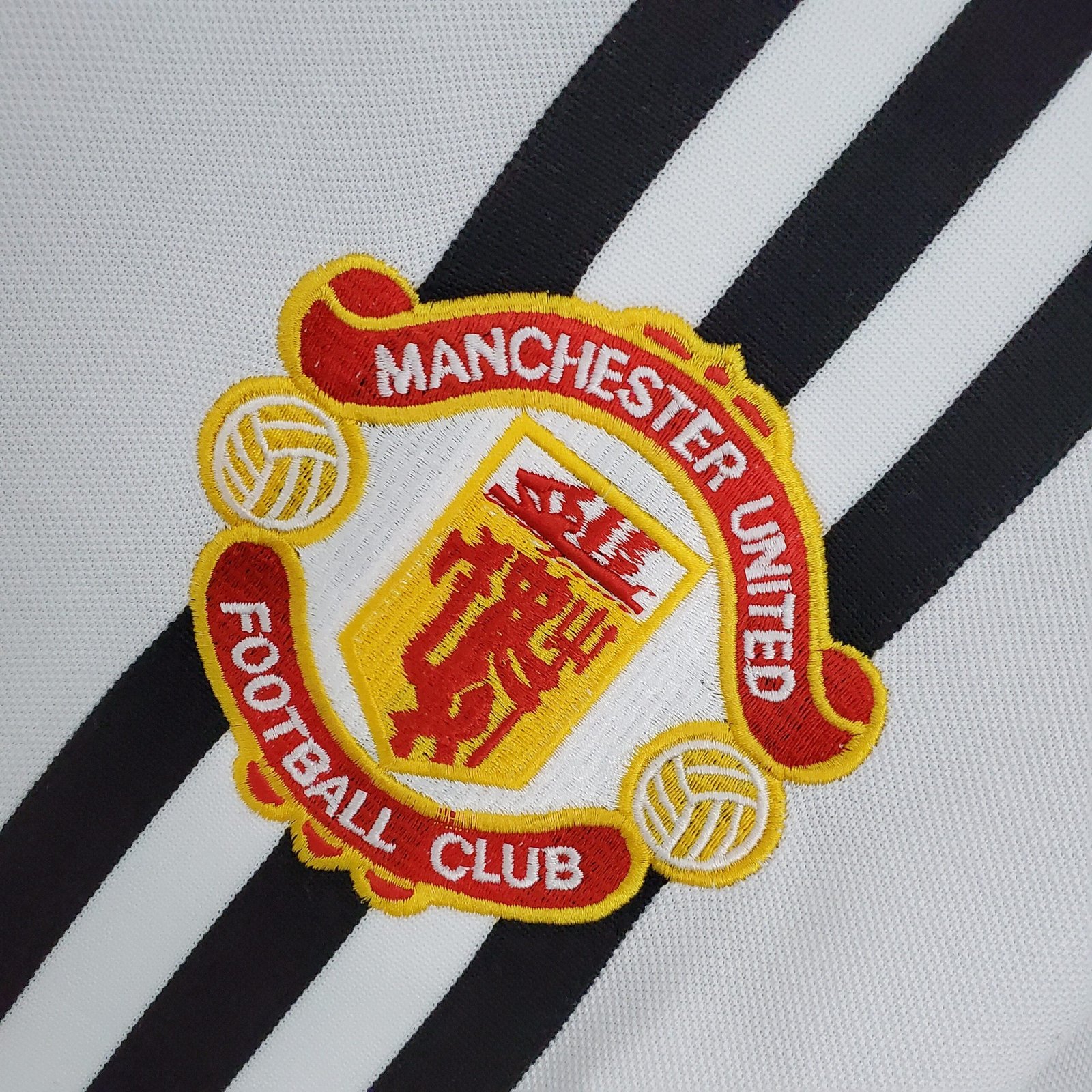 {Style No: 13050} Manchester United Away Kit 79/80 - Image 2