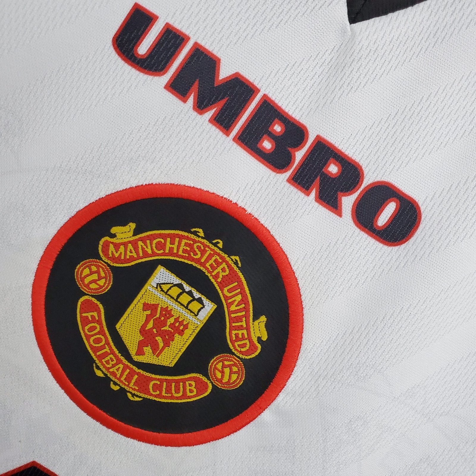 {Style No: 13008} Manchester United Away Kit 96/97 - Image 2