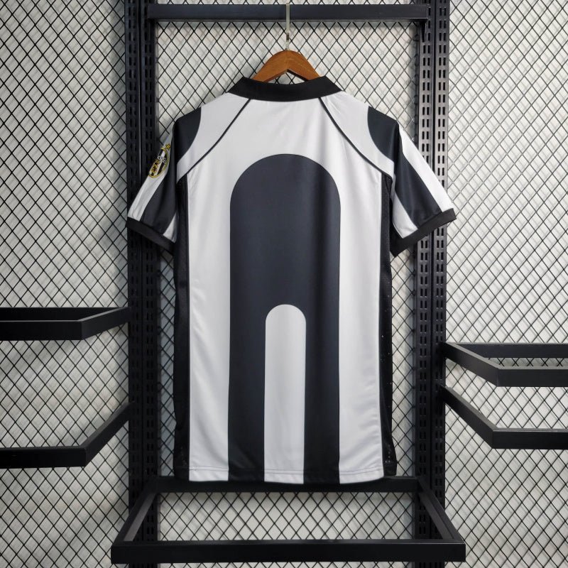 {Style No: 25218} Juventus Home Kit 97/98 - Image 2