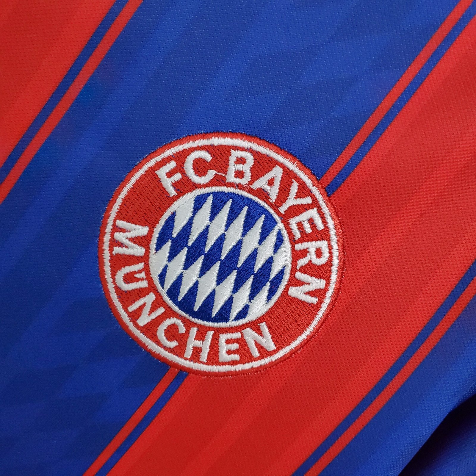 {Style No: 33897} Bayern Munich Home Kit 95/97 - Image 2