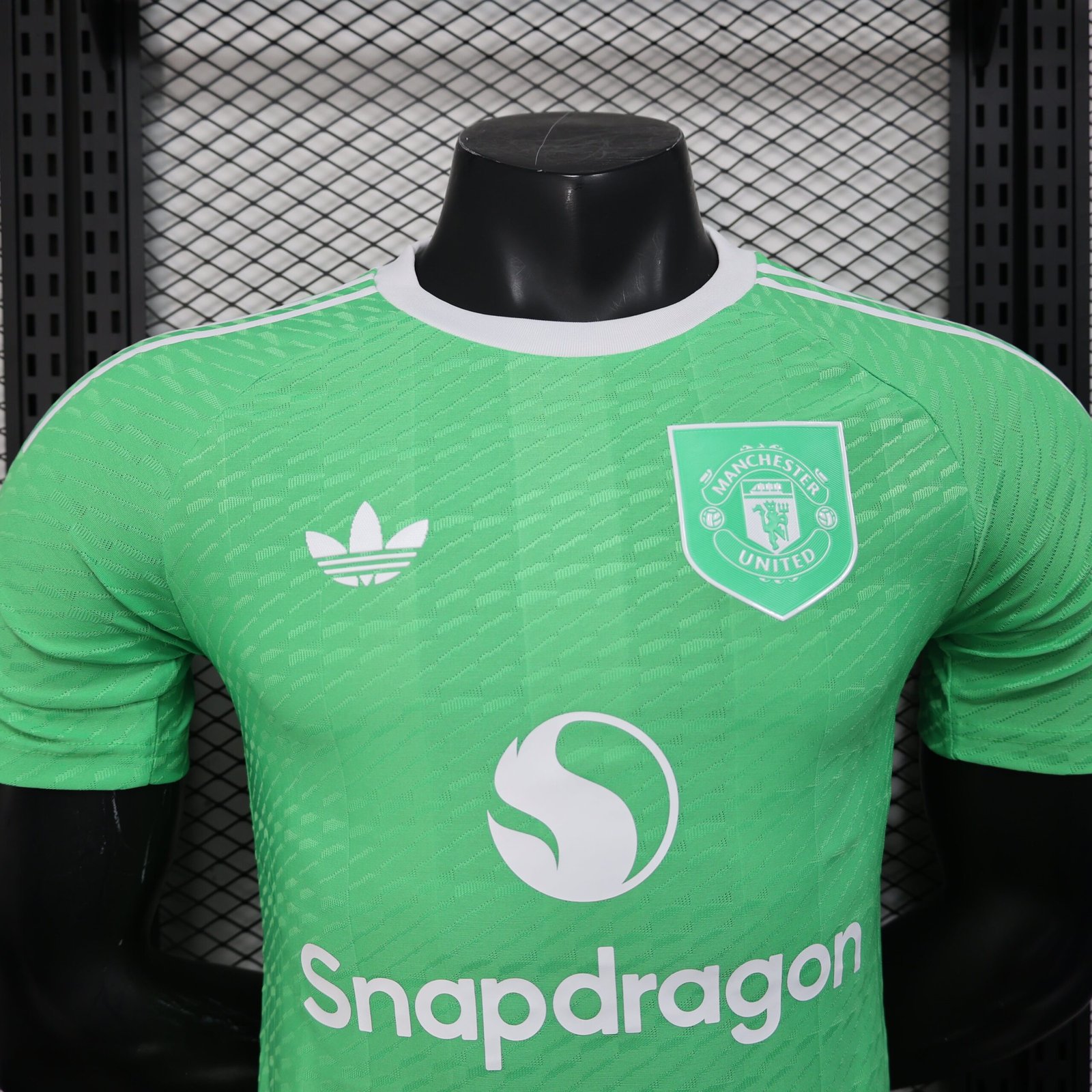 {Style No: 5505} Manchester United Goalkeeper Kit 25/26 - Image 4