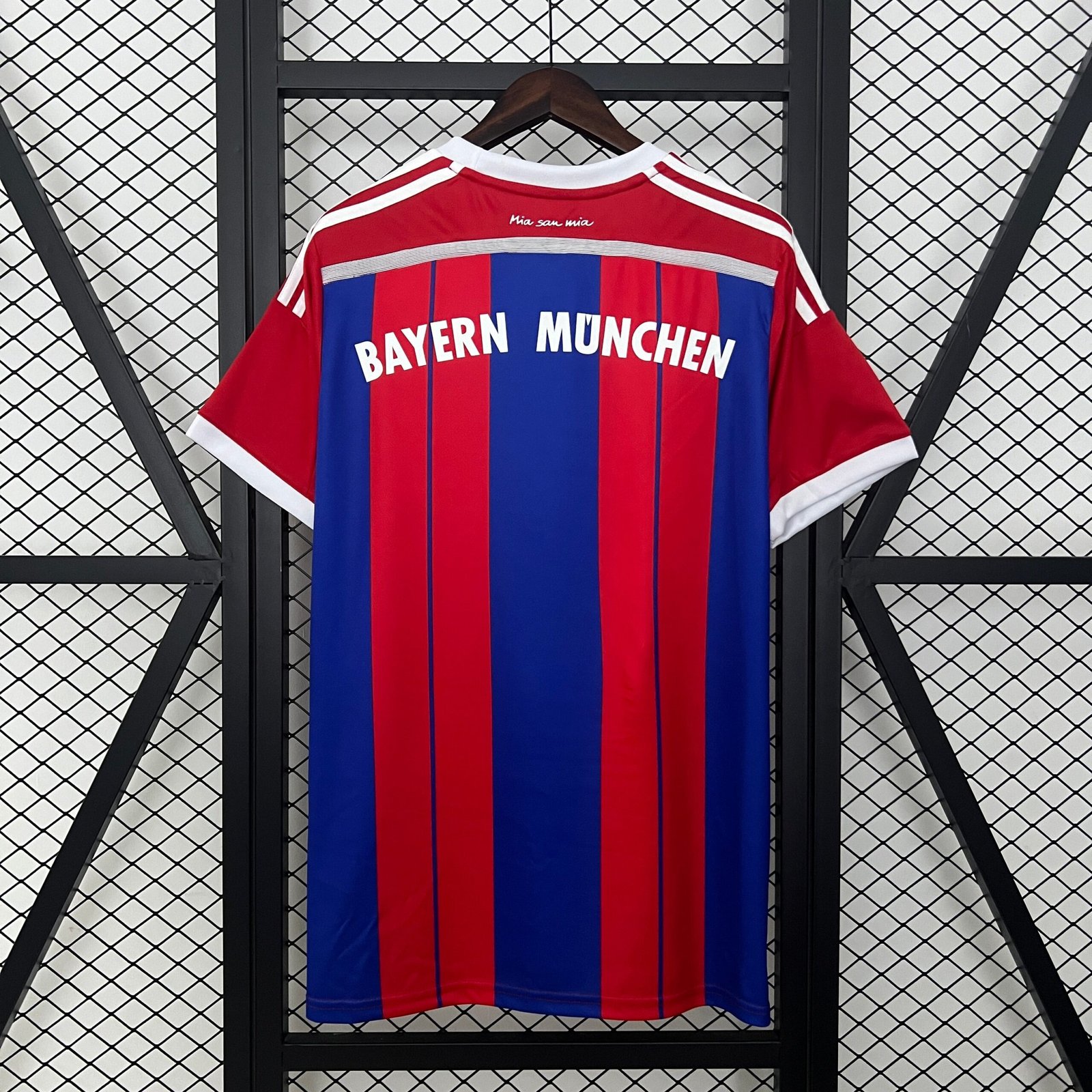 {Style No: 33841} Bayern Munich Home Kit 14/15 - Image 2