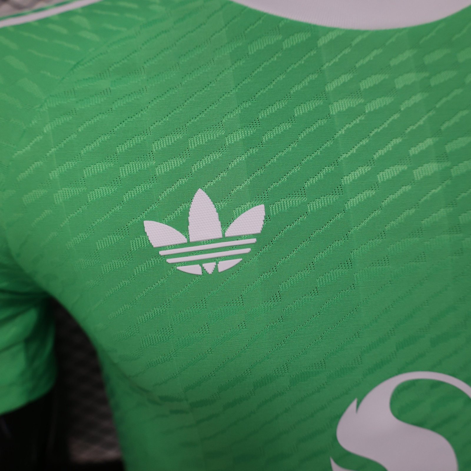{Style No: 5505} Manchester United Goalkeeper Kit 25/26 - Image 3