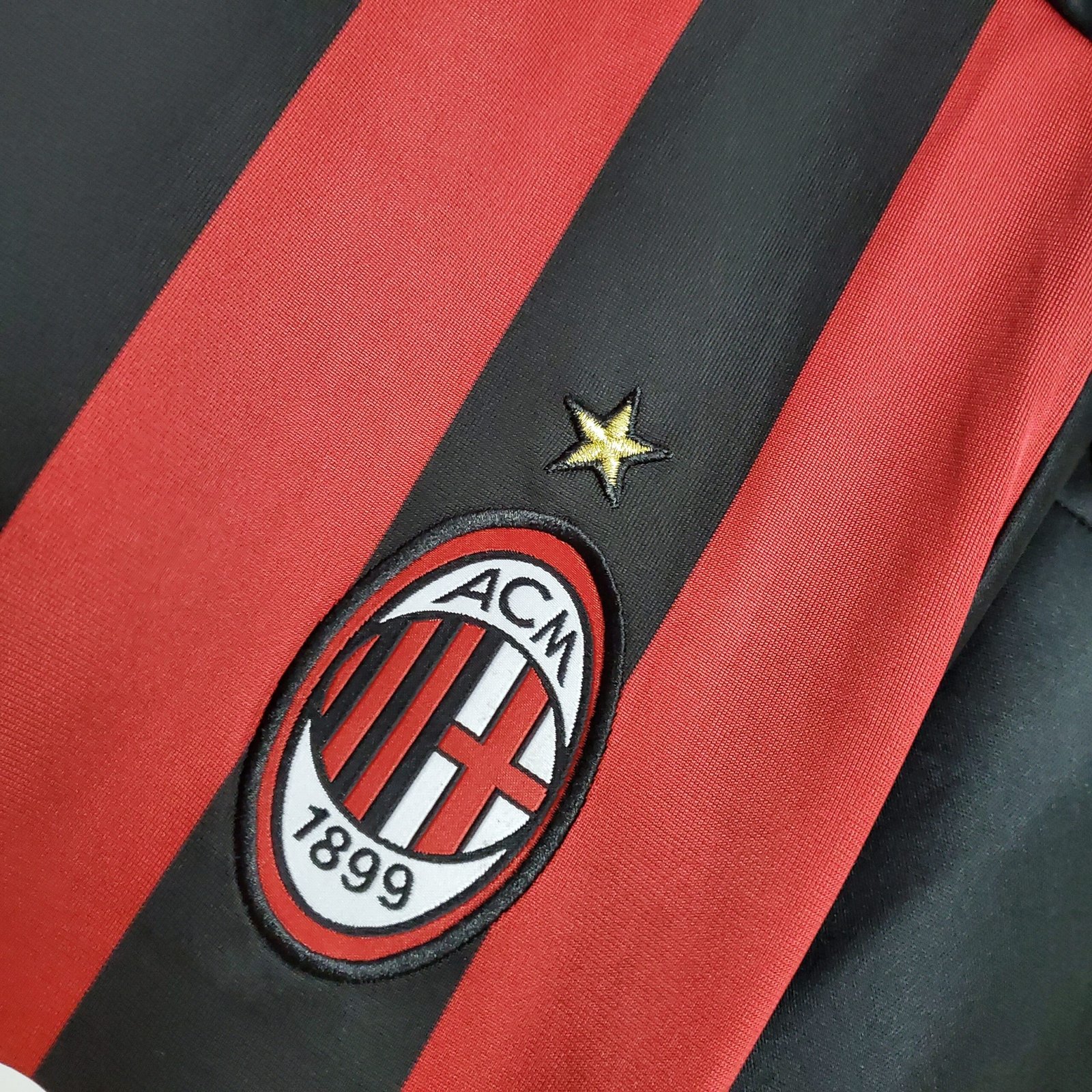 {Style No: 26183} AC Milan Home Kit 09/10 - Image 2