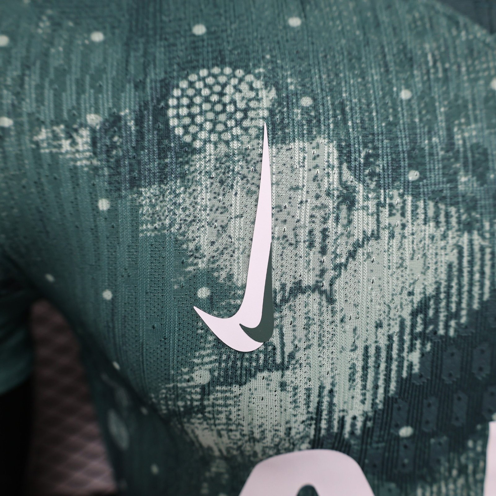 {Style No: 11616} Tottenham Hotspur Third Kit 24/25 - Image 4