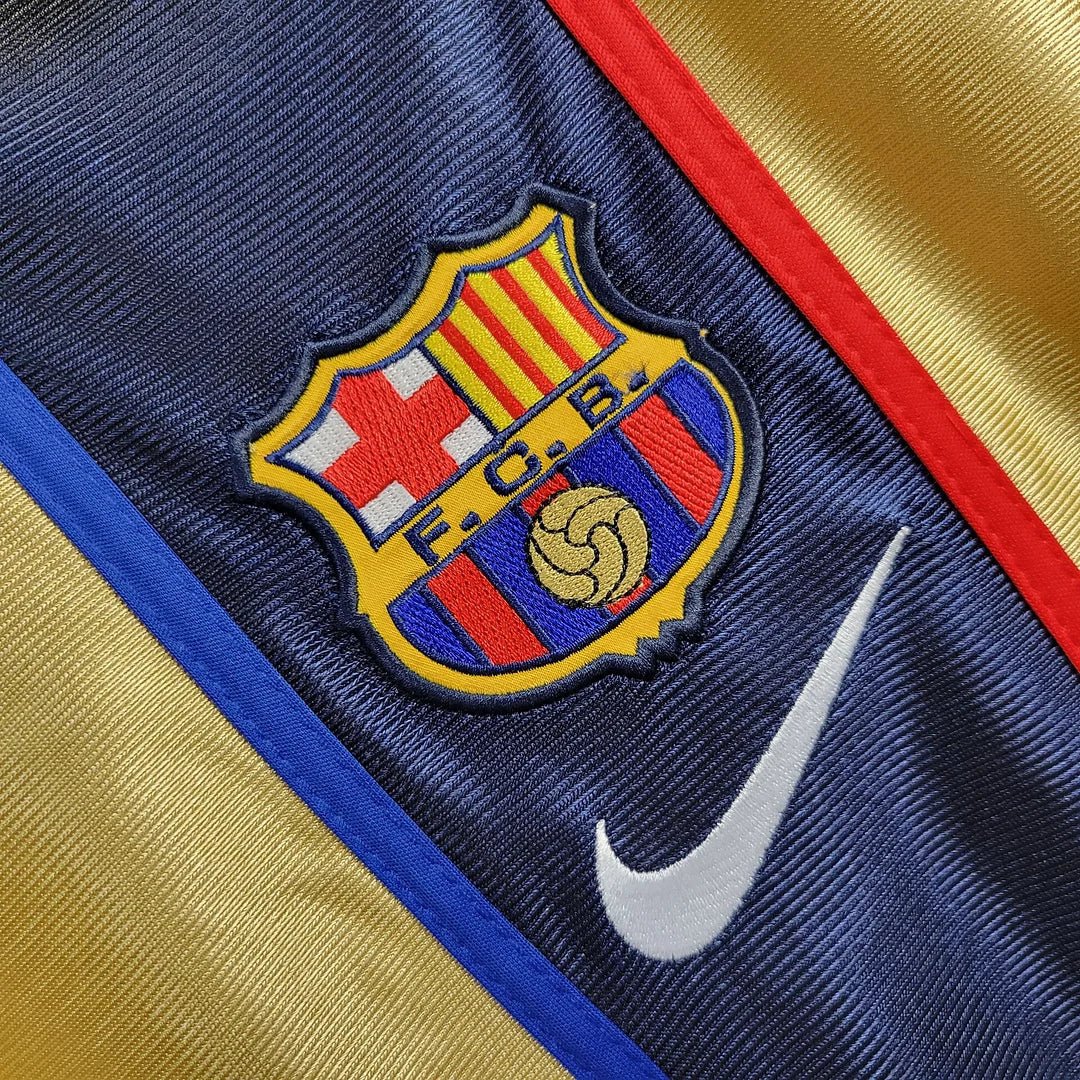 {Style No: 23409} Barcelona Away Kit 01/02 - Image 2