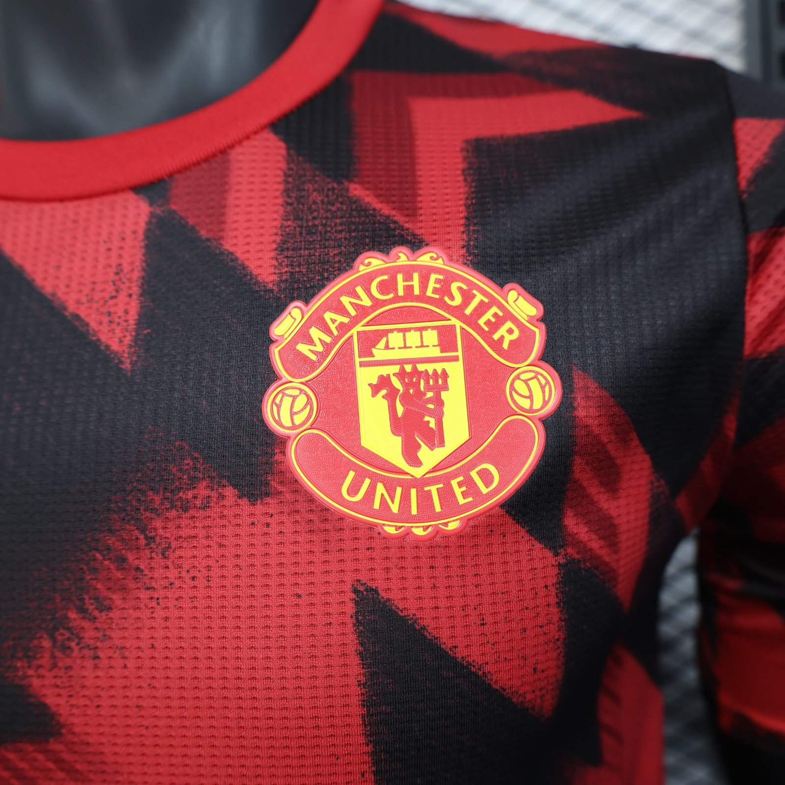 {Style No: 5759} Manchester United Pre-Match Kit 25/26 - Image 2