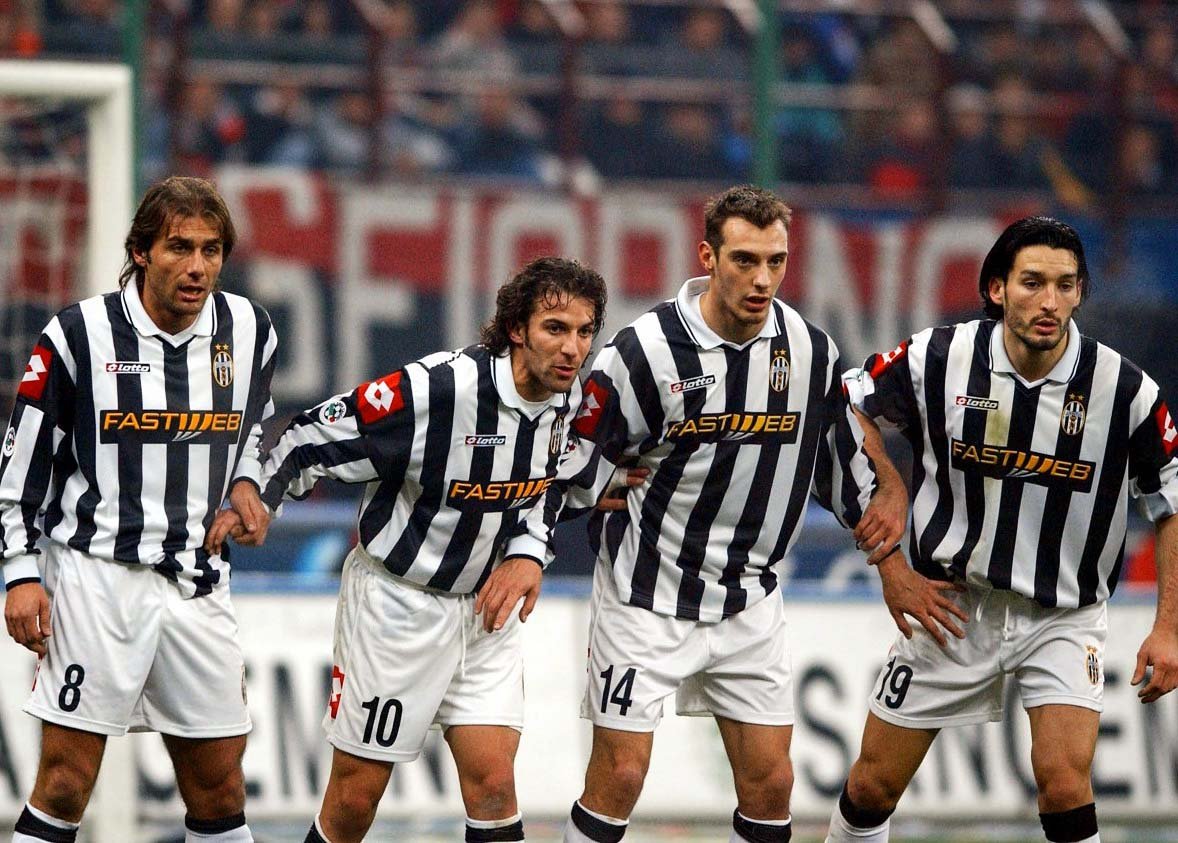{Style No: 26648} Juventus Home Kit 01/02 - Image 3