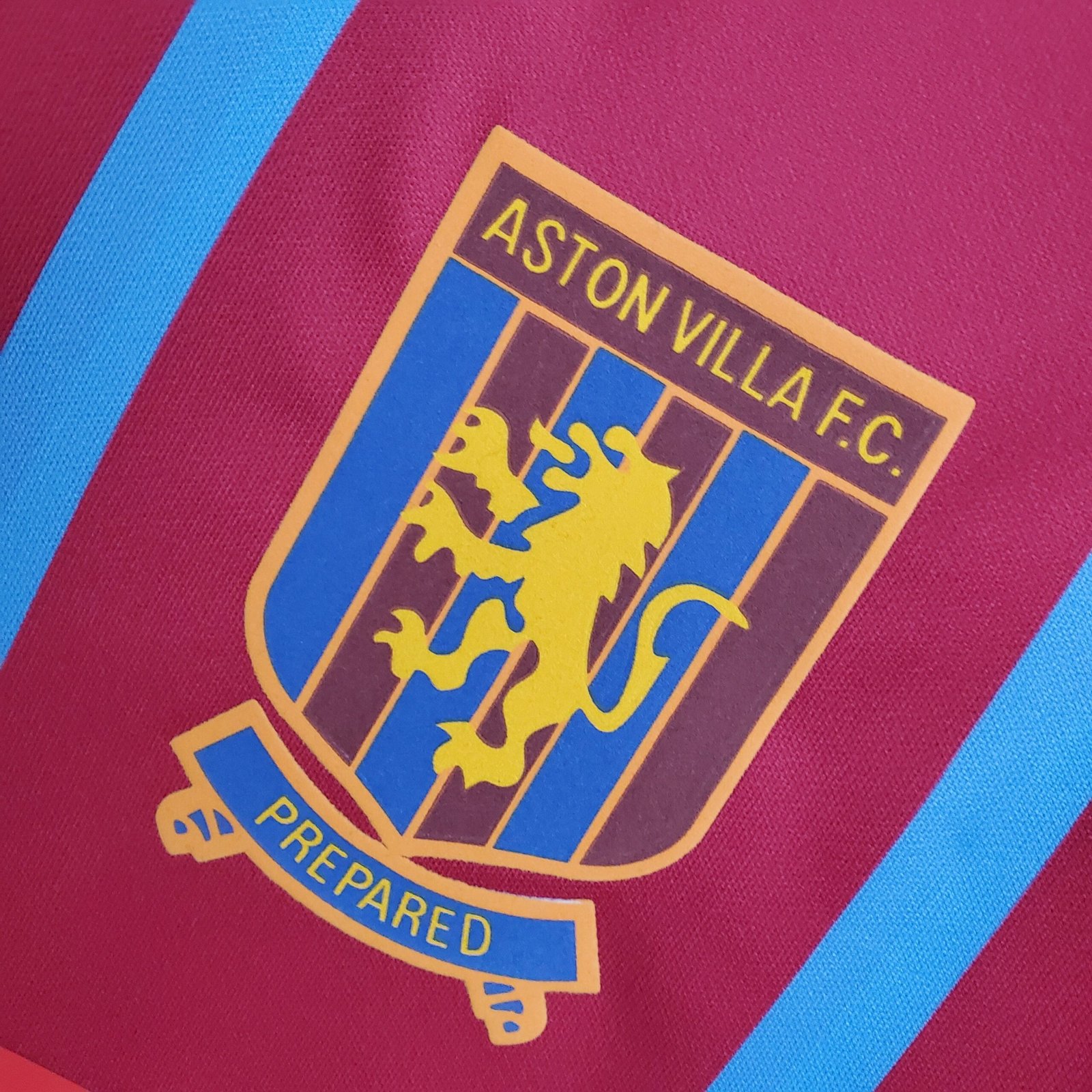 {Style No: 14016} Aston Villa Home Kit 93/95 - Image 2