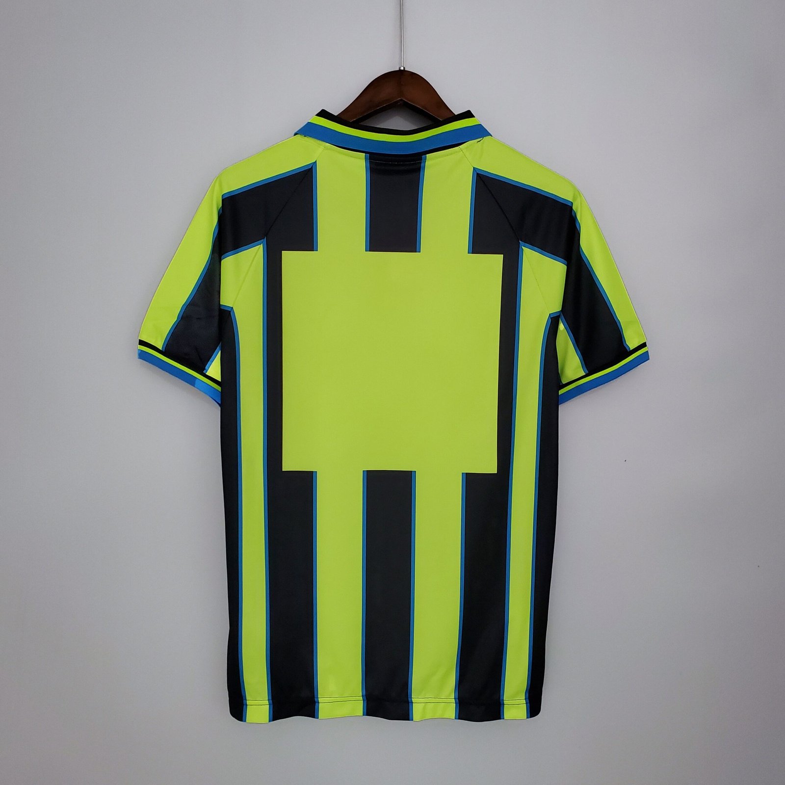 {Style No: 14030} Manchester City Away Kit 97/99 - Image 3