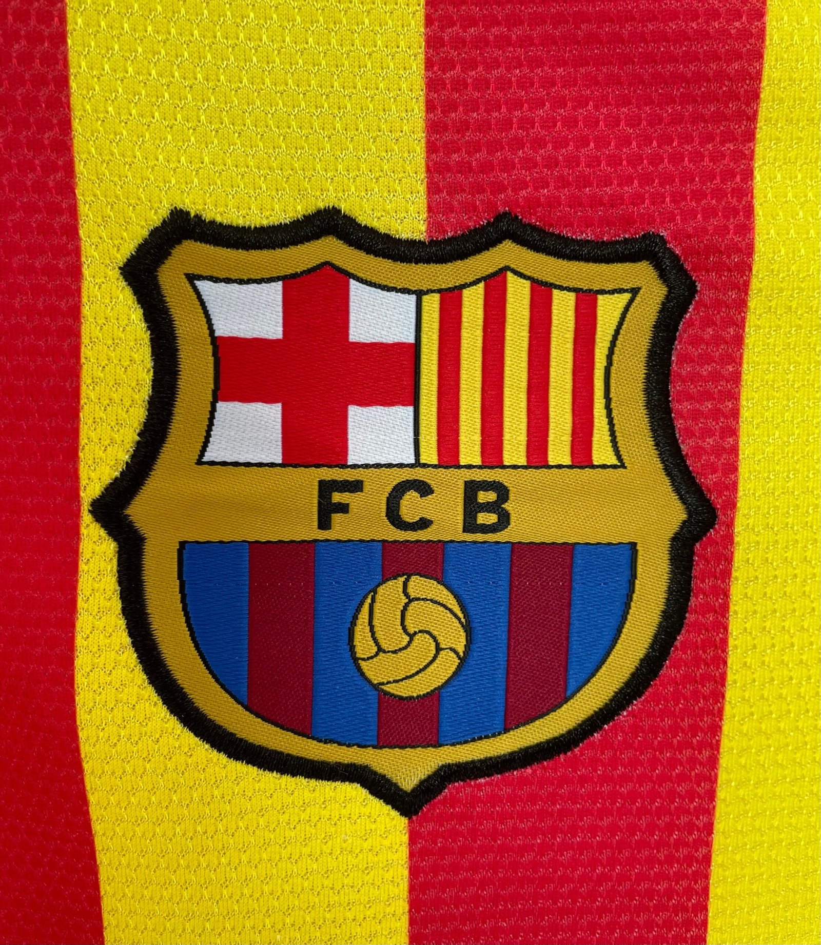 {Style No: 22673} Barcelona Away Kit 13/14 - Image 2