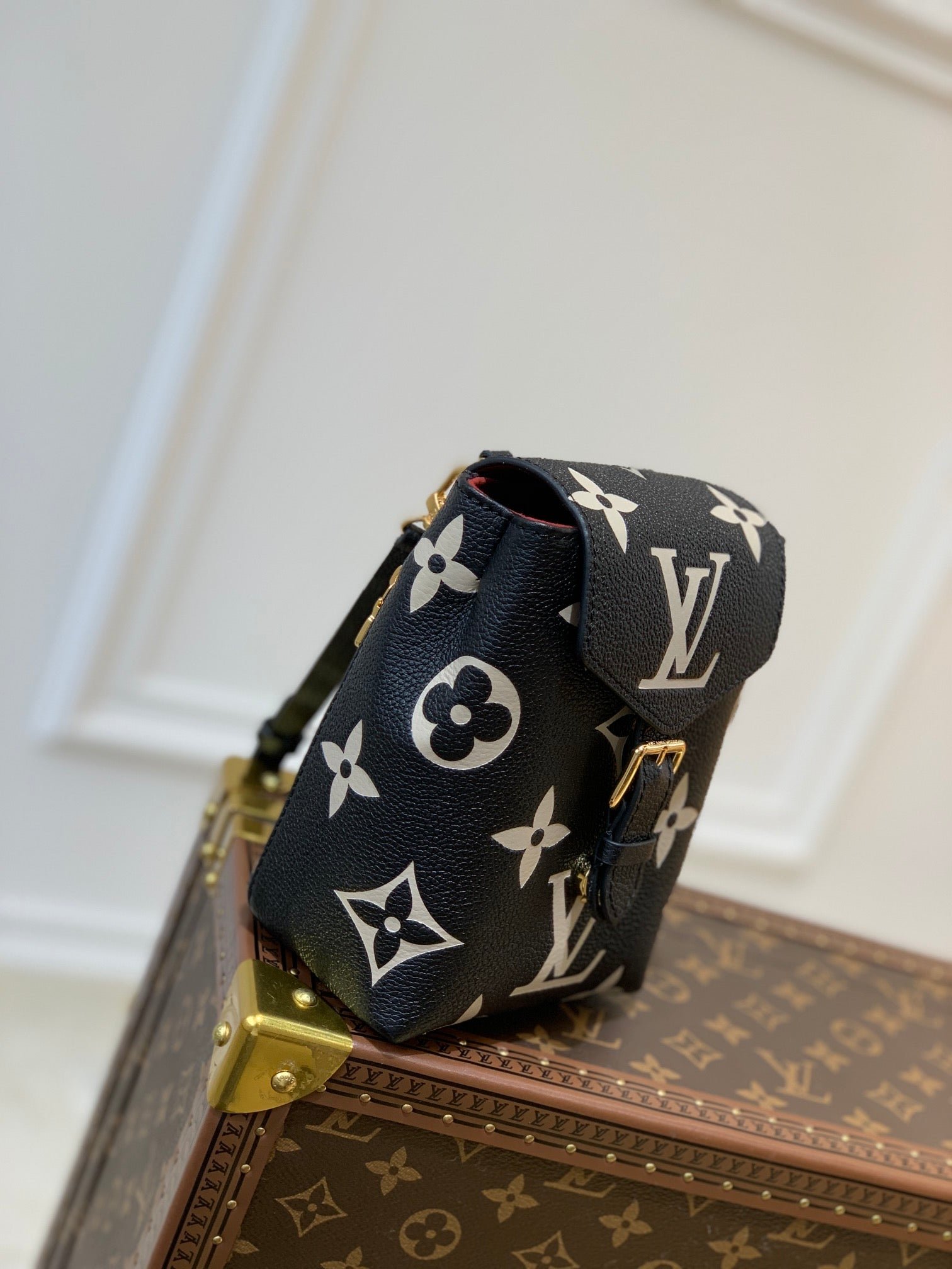 {Style No: J3QGG6YA} TINI BACKPACK BLACK BEIGE MONOGRAM CANVAS - Image 7