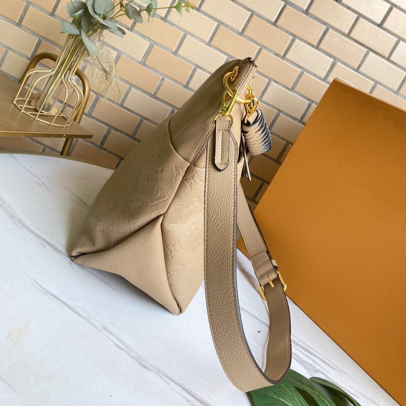 {Style No: PWIE3CNE} MAIDA HOBO 33CM BEIGE MONOGRAM EMBOSSED GRAINED COWHIDE - Image 2