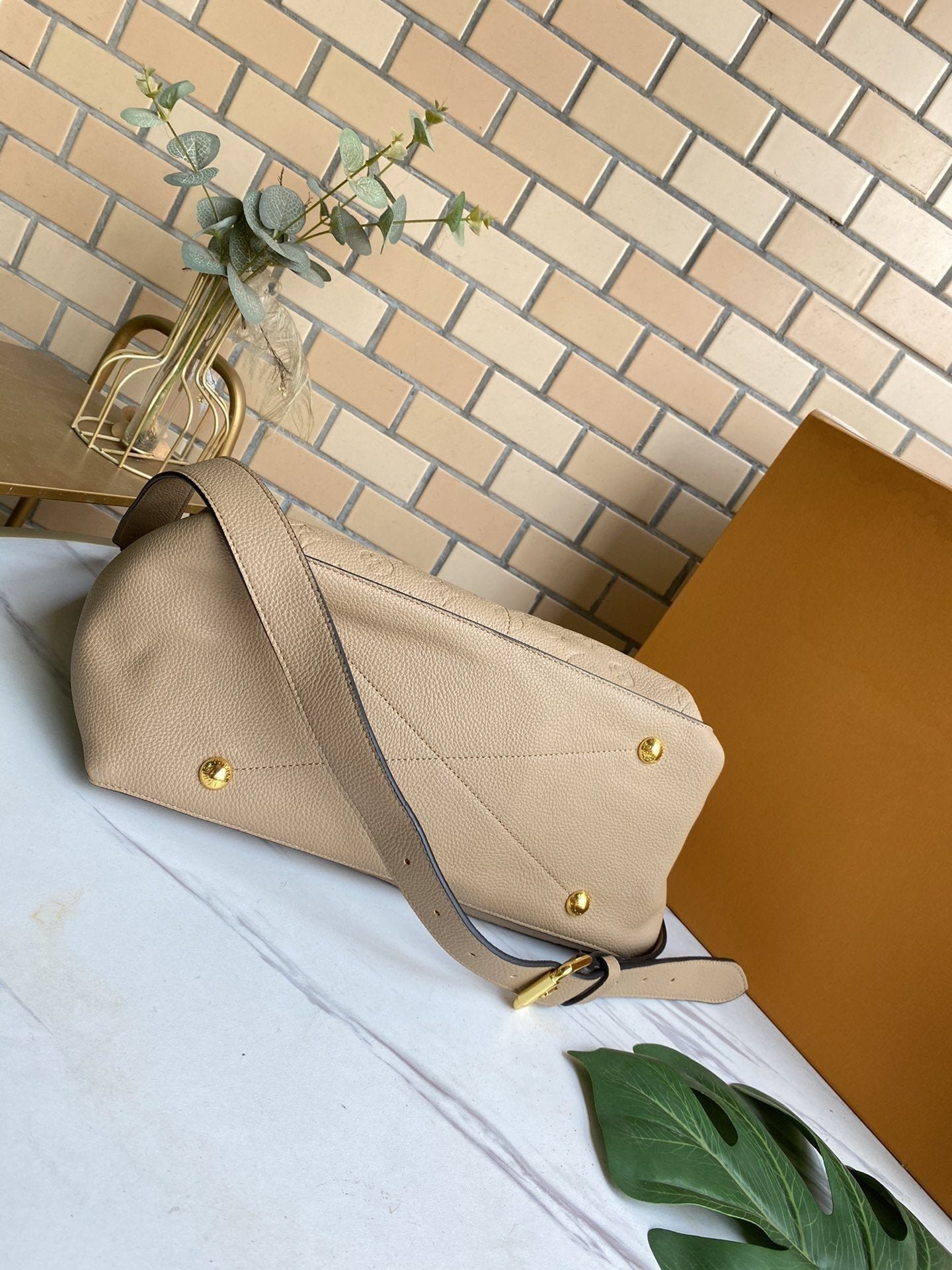 {Style No: PWIE3CNE} MAIDA HOBO 33CM BEIGE MONOGRAM EMBOSSED GRAINED COWHIDE - Image 5