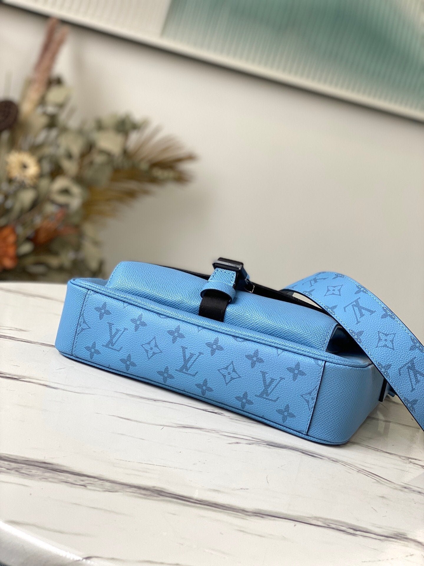 {Style No: RG1R246V} MESSENGERAMA 29CM TAIGARAMA DENIM BLUE - Image 4