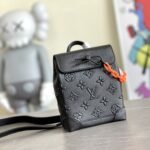 {Style No: WG1Q1V2N} STEAMER XS 15CM BLACK COWHIDE