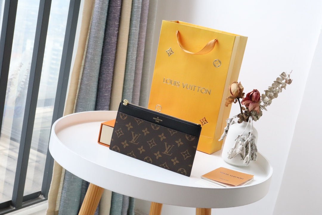 {Style No: M1VUQUAU} LV SLIM PURSE MONOGRAM CANVAS 20CM - Image 2