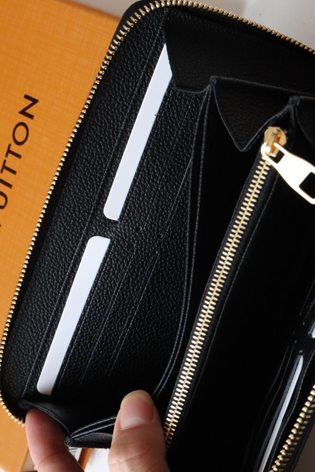 {Style No: NVW8E72S} LV ZIPPY WALLET LONG PURSE BLACK MONOGRAM EMPREINTE LEATHER - Image 9