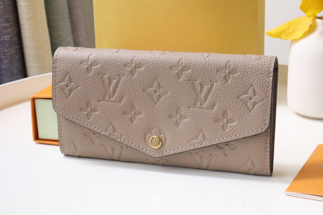 {Style No: JNY85ID9} SARAH WALLET BEIGE MONOGRAM EMPREINTE 19CM - Image 2