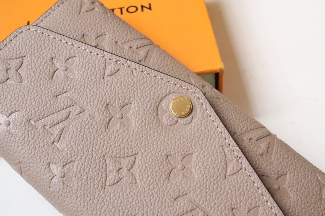 {Style No: JNY85ID9} SARAH WALLET BEIGE MONOGRAM EMPREINTE 19CM - Image 4