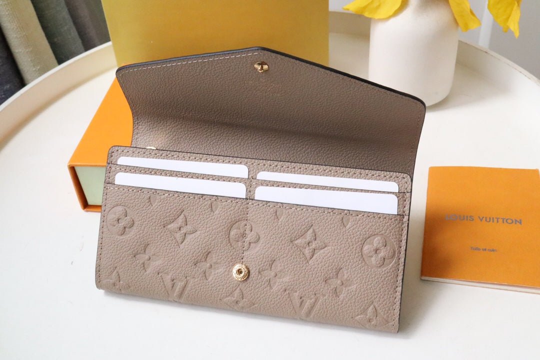 {Style No: JNY85ID9} SARAH WALLET BEIGE MONOGRAM EMPREINTE 19CM - Image 6