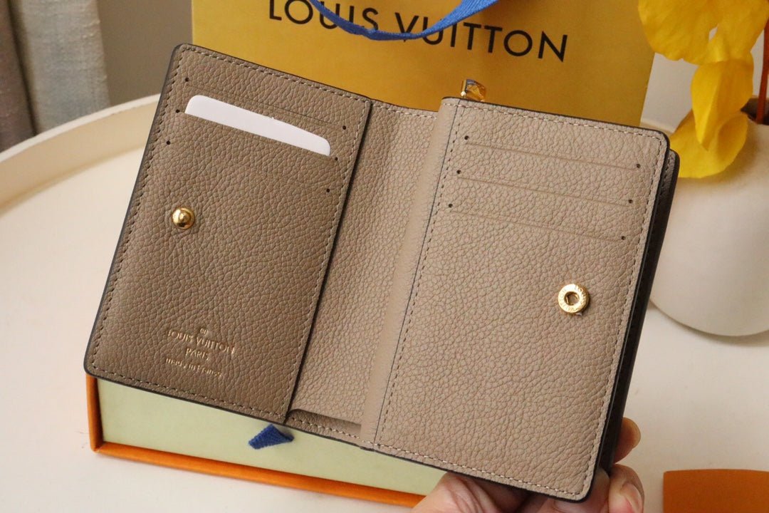 {Style No: 2IAJG31Z} CLEA WALLET 12CM BEIGE LARGE MONOGRAM EMPREINTE LEATHER - Image 5