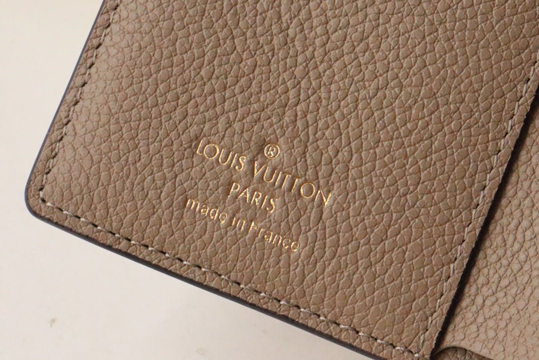 {Style No: 2IAJG31Z} CLEA WALLET 12CM BEIGE LARGE MONOGRAM EMPREINTE LEATHER - Image 6