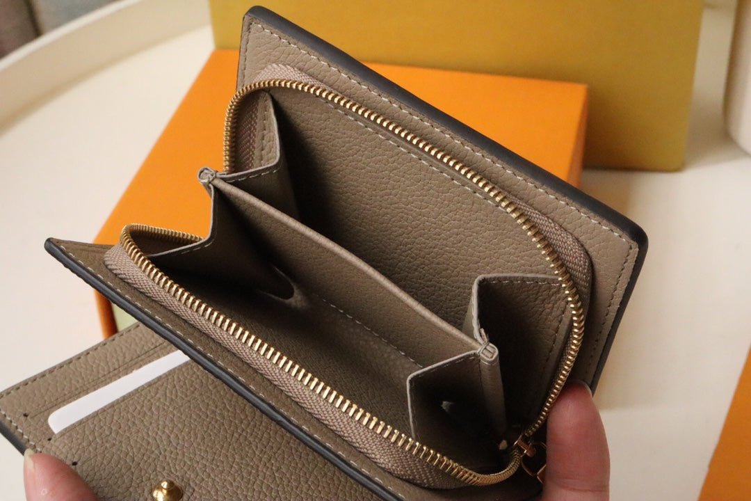 {Style No: 2IAJG31Z} CLEA WALLET 12CM BEIGE LARGE MONOGRAM EMPREINTE LEATHER - Image 8