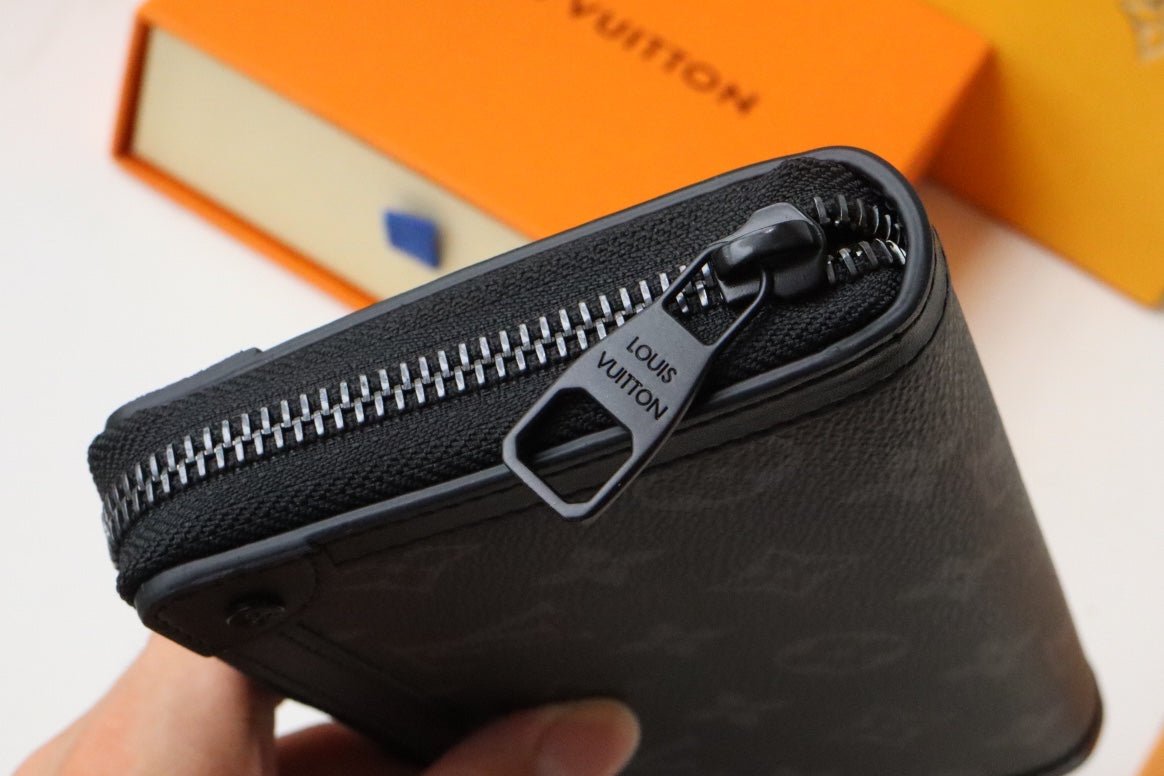 {Style No: 2A3FX5A8} TRUNK ZIPPY WALLET 19.5 BLACK MONOGRAM CANVAS - Image 4