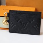{Style No: 4AGZR87G} CHARM CARD HOLDER BLACK MONOGRAM CANVAS