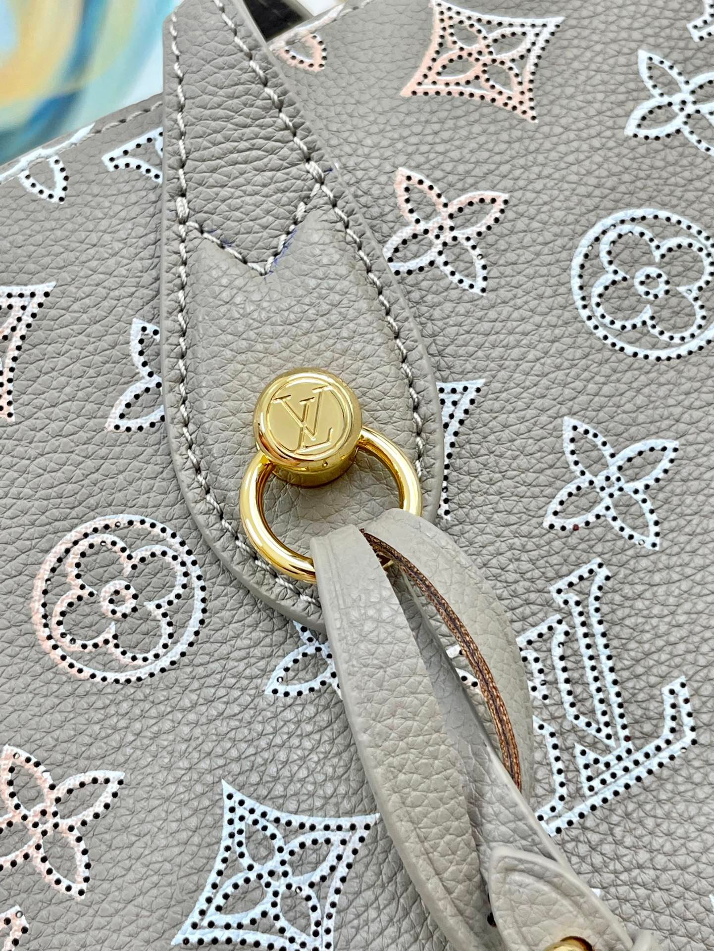 {Style No: GJY4VXIQ} BLOSSOM MM 30 MAHINA CALFSKIN - Image 6