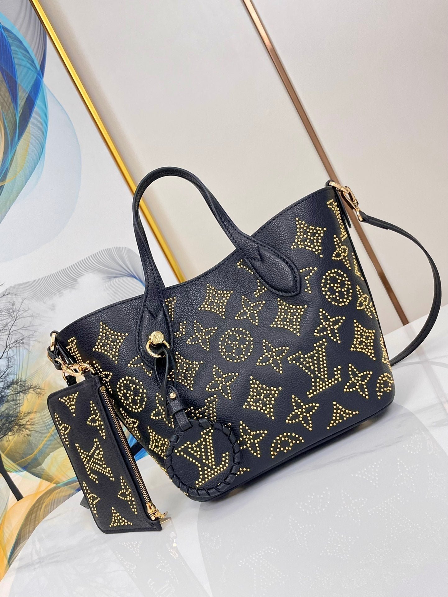 {Style No: 5OVH2K9T} BLOSSOM PM 20 BLACK MAHINA CALFSKIN - Image 2