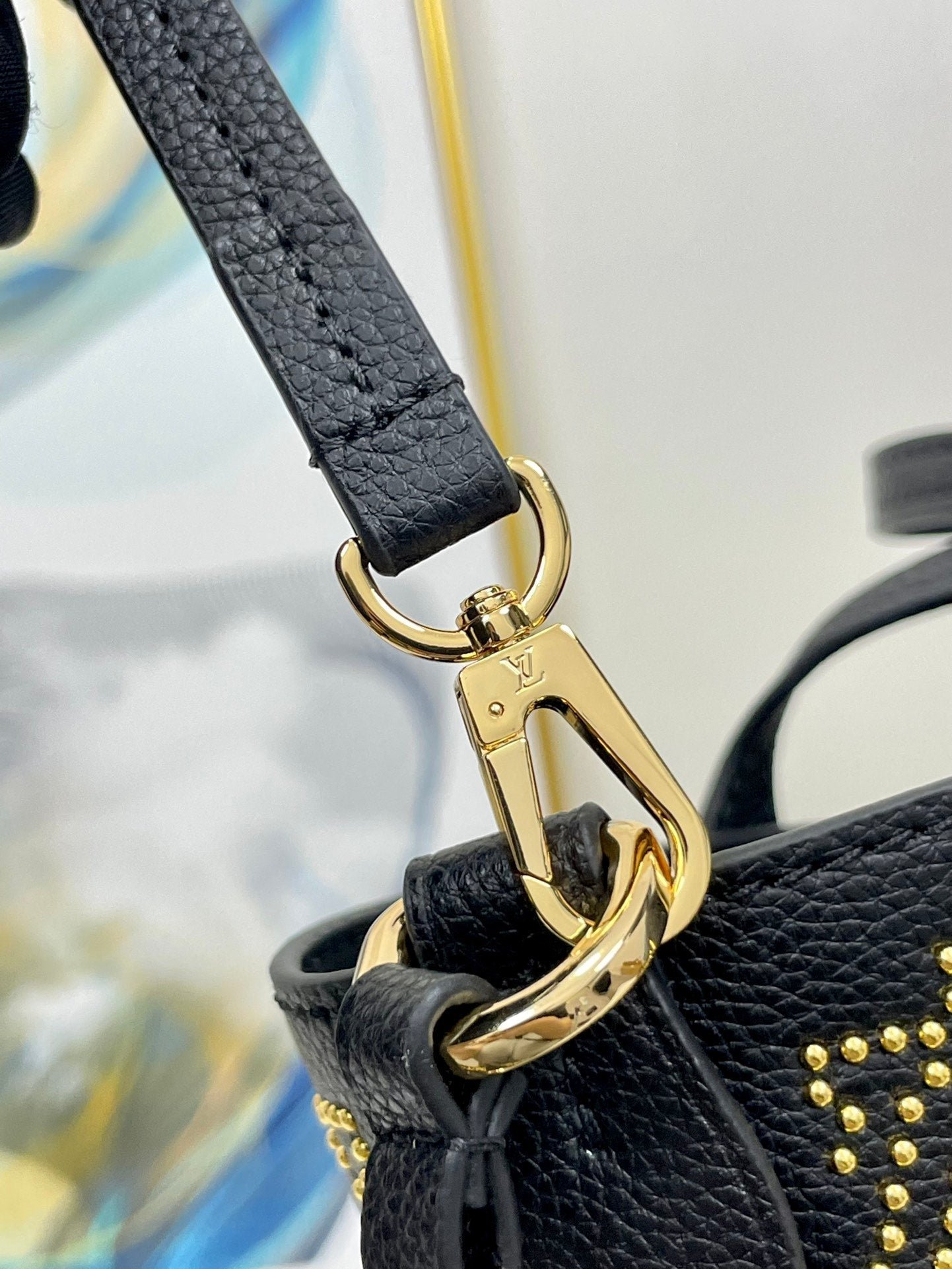 {Style No: 5OVH2K9T} BLOSSOM PM 20 BLACK MAHINA CALFSKIN - Image 7