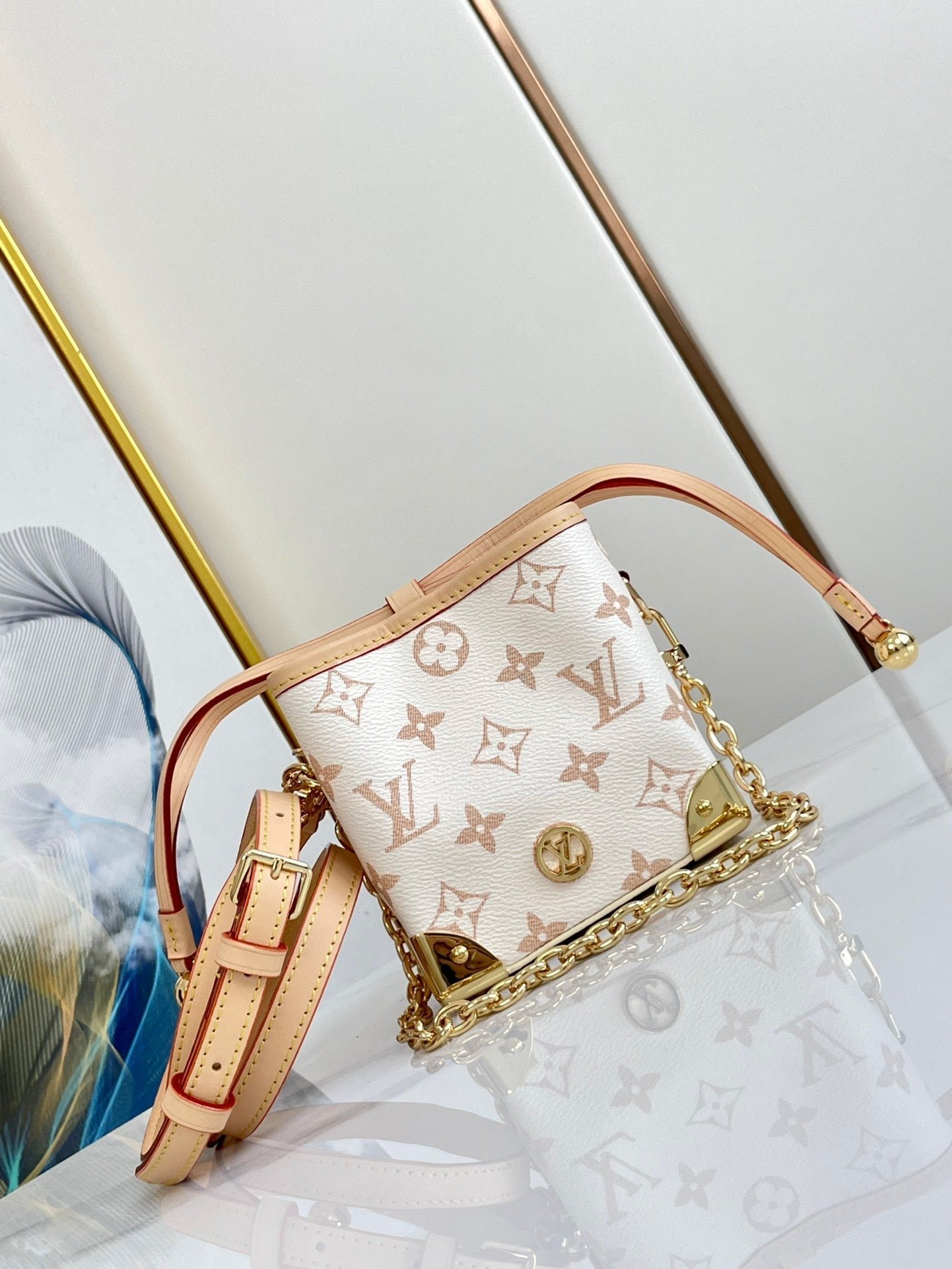 {Style No: XSZA67R8} NOE PURSE 11.5 NANO CHARM CREAM PINK MONOGRAM CANVAS - Image 2