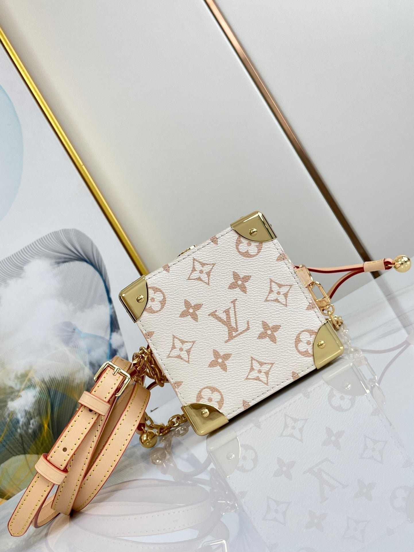 {Style No: XSZA67R8} NOE PURSE 11.5 NANO CHARM CREAM PINK MONOGRAM CANVAS - Image 4